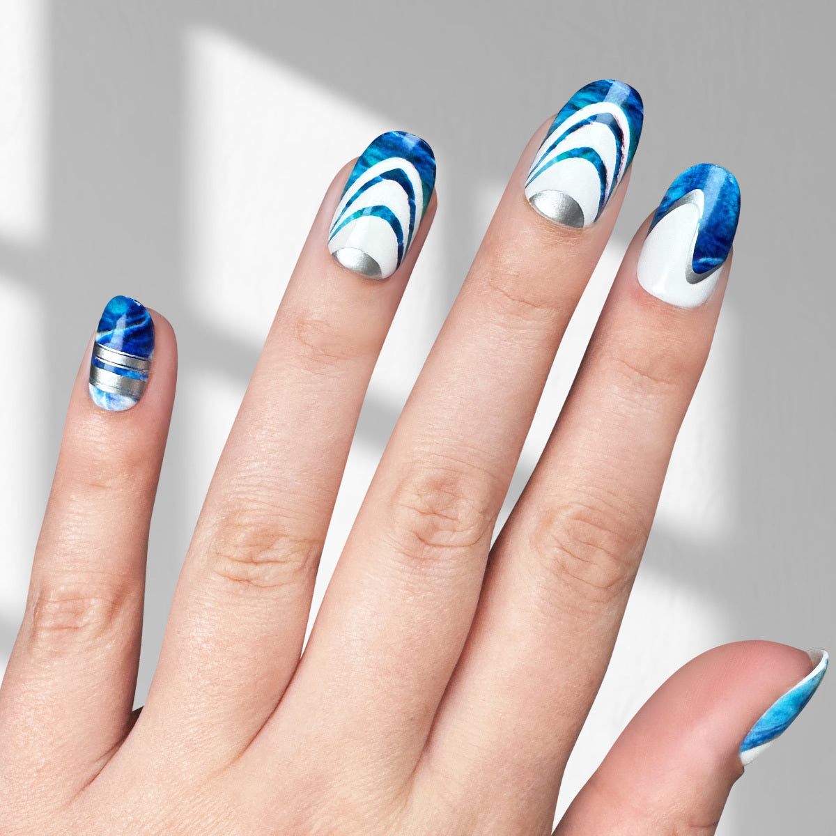 Ocean Glint - Oval Sustainable Nails