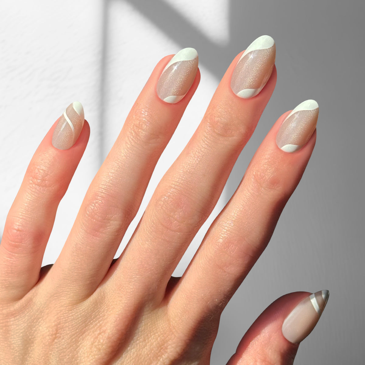 Silken Cats Eye - Almond Sustainable Nails - Vorbestellung