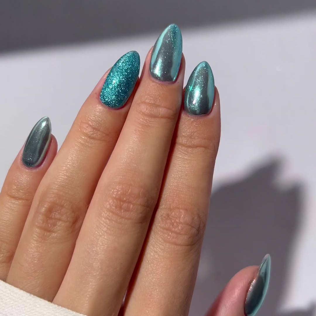 Azure – Metallisches Nagelpuder